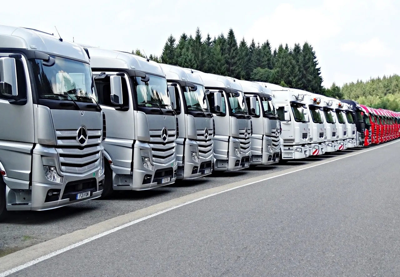 COMUNICATO UNATRAS: PROVVEDIMENTI IMMEDIATI CONCRETI PER L'AUTOTRASPORTO - SOSPESO IL FERMO NAZIONALE